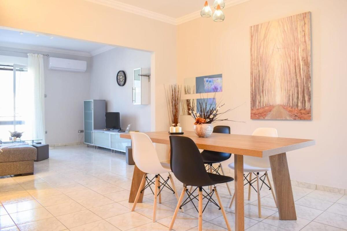 Вилла Cozy Flat On The Main Square, 10Min To The Sea Каламата Экстерьер фото